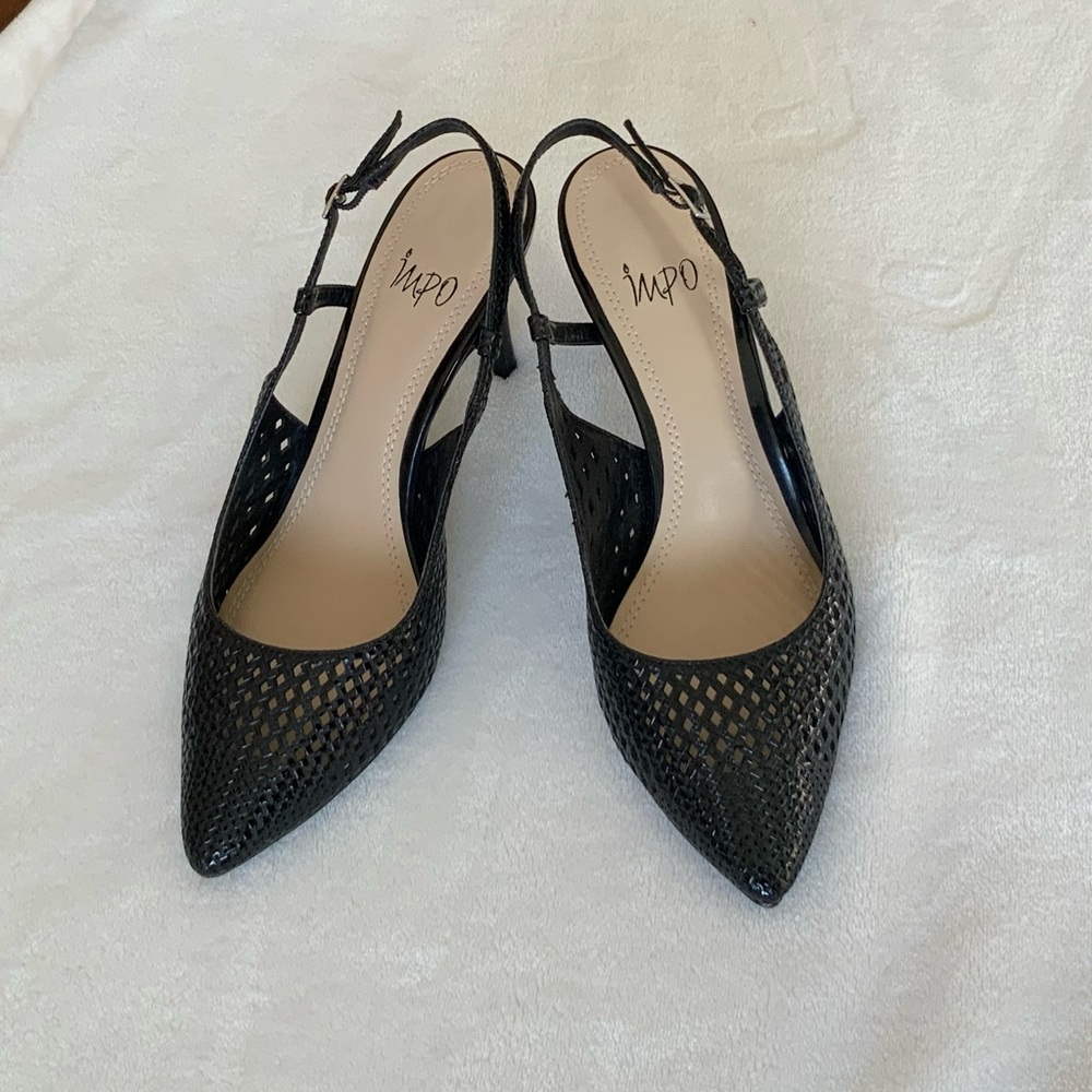 IMPO "Tuxie" waffle dress pump